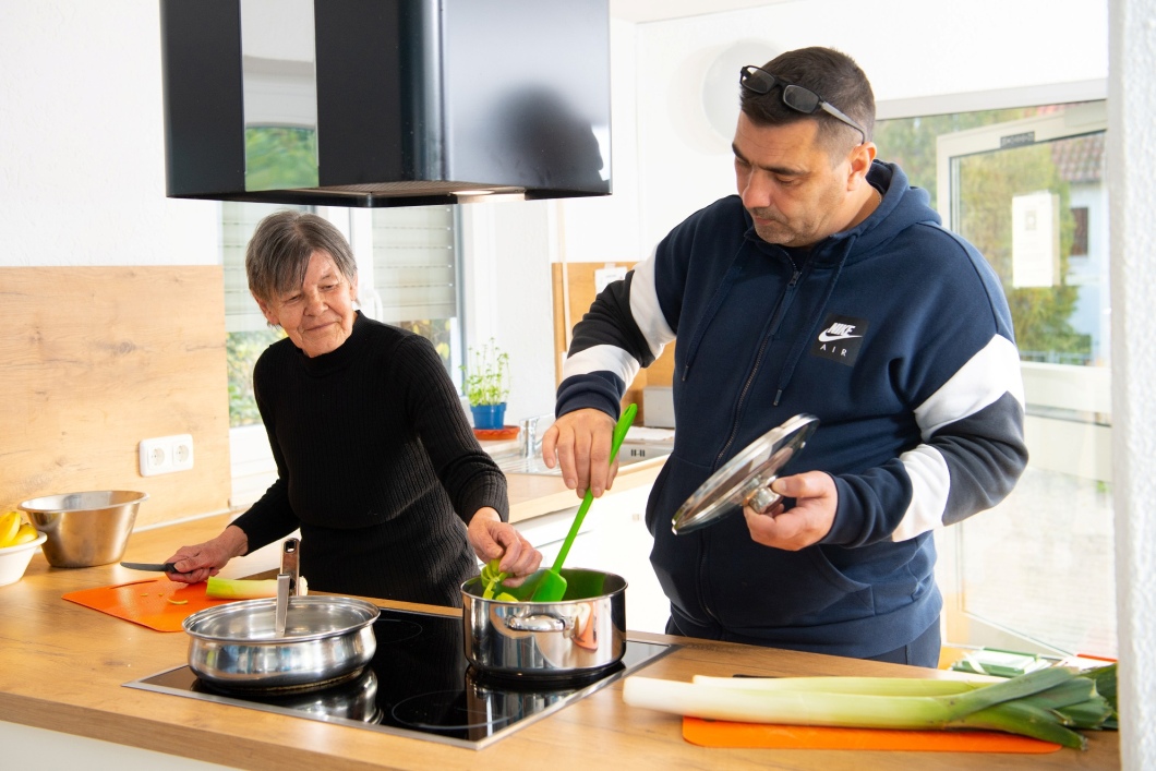 BesondereWohnform  Asbach Freizeit Wohnen Kochen Tagesstruktur GemeinsamZusammen Teilhabe Nov 03