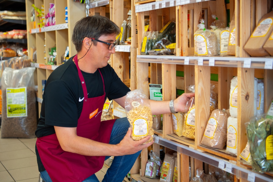 reas wfbm teegut mann rauemt regal ein